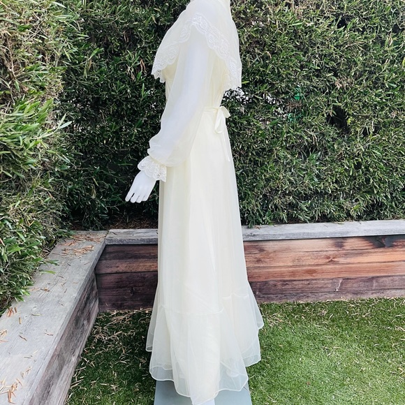 Vintage 1970’s Prairie Wedding Dress - Picture 10 of 14
